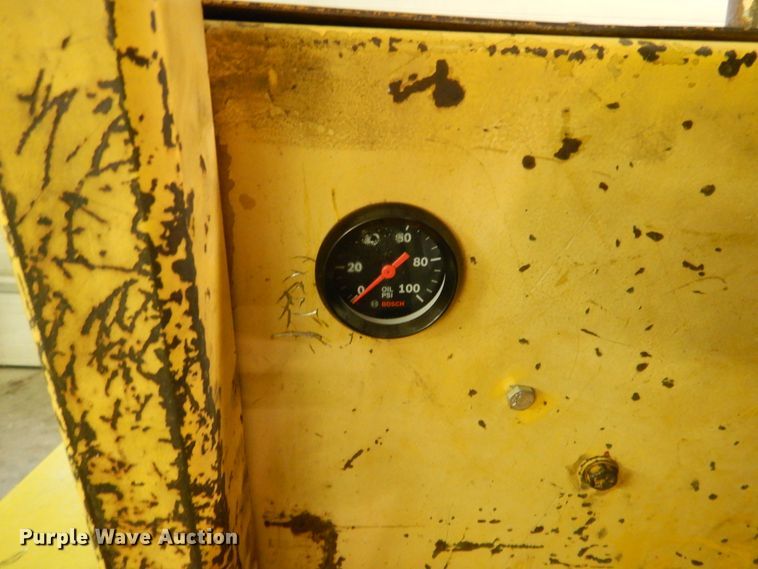 image for item AF9900 Allis Chalmers 706  forklift