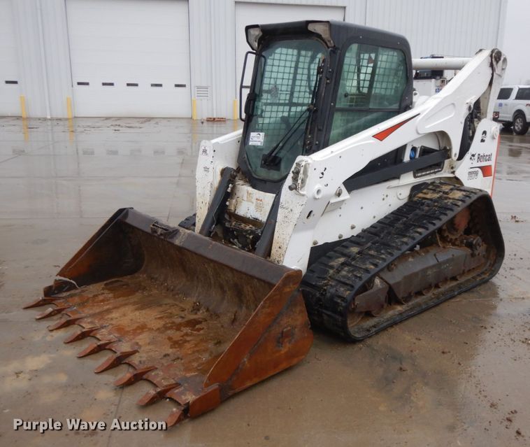 image for item DF6410 2018 Bobcat T870  tracked skid steer loader