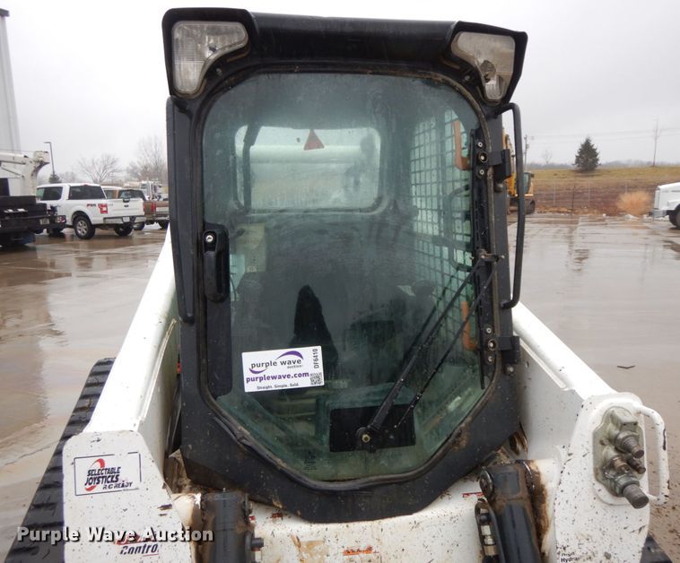 image for item DF6410 2018 Bobcat T870  tracked skid steer loader