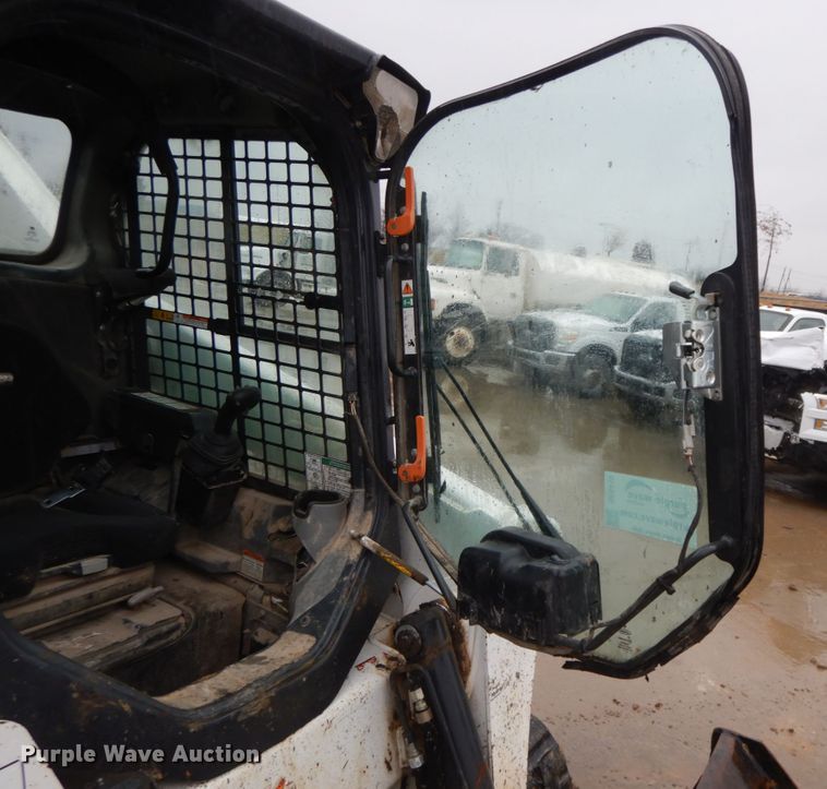 image for item DF6410 2018 Bobcat T870  tracked skid steer loader