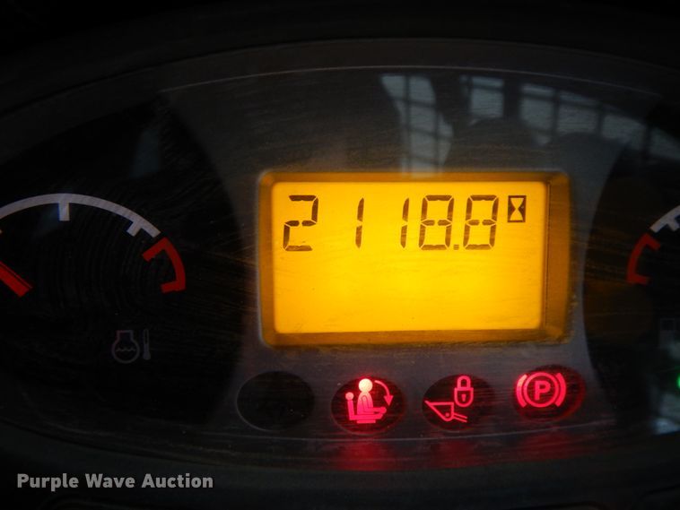 image for item DF6410 2018 Bobcat T870  tracked skid steer loader