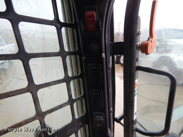 image for item DF6410 2018 Bobcat T870  tracked skid steer loader