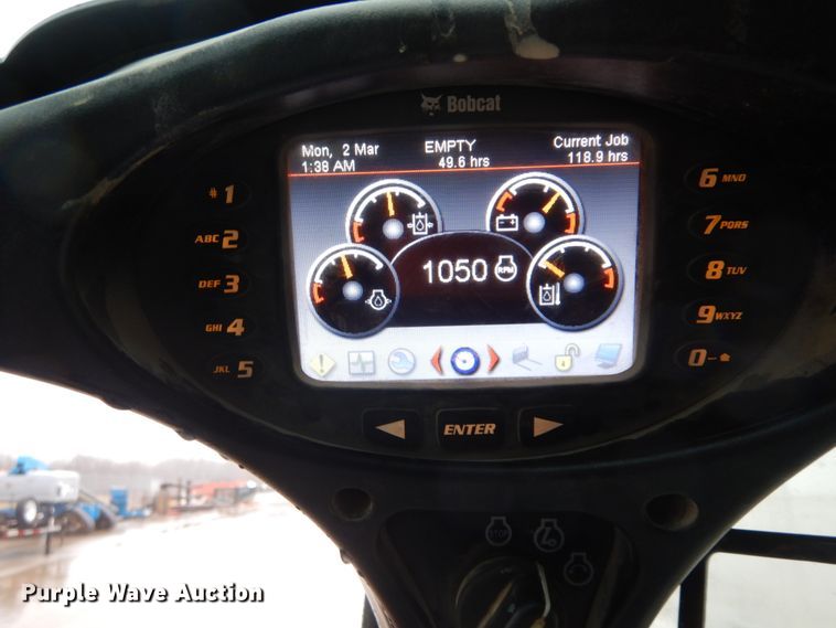 image for item DF6410 2018 Bobcat T870  tracked skid steer loader