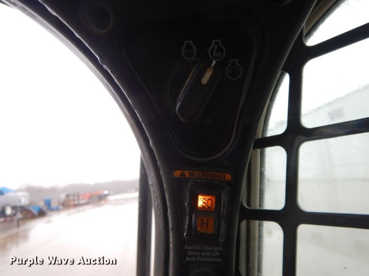 image for item DF6410 2018 Bobcat T870  tracked skid steer loader