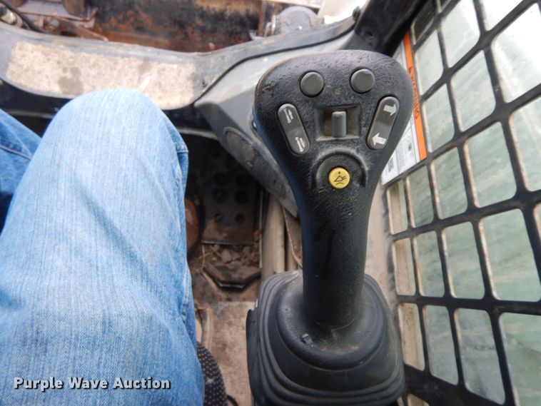 image for item DF6410 2018 Bobcat T870  tracked skid steer loader