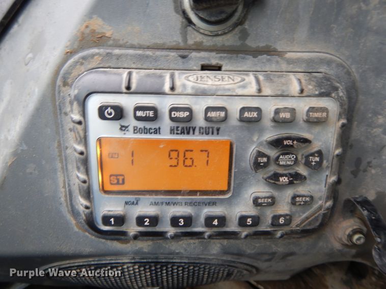 image for item DF6410 2018 Bobcat T870  tracked skid steer loader