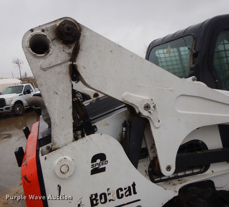 image for item DF6410 2018 Bobcat T870  tracked skid steer loader