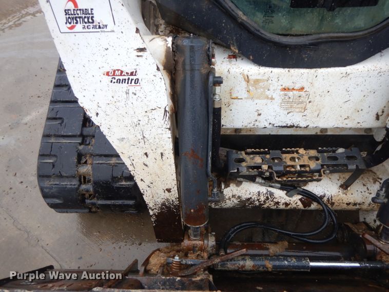 image for item DF6410 2018 Bobcat T870  tracked skid steer loader