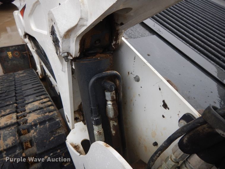 image for item DF6410 2018 Bobcat T870  tracked skid steer loader