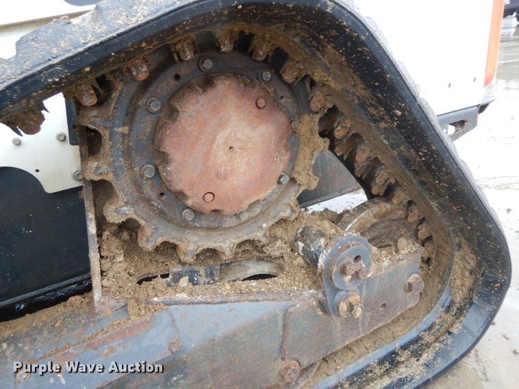 image for item DF6410 2018 Bobcat T870  tracked skid steer loader