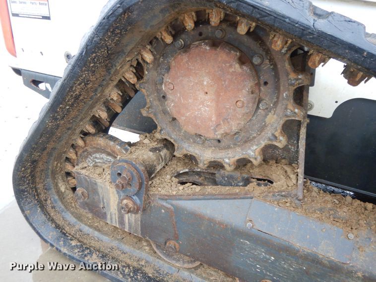 image for item DF6410 2018 Bobcat T870  tracked skid steer loader