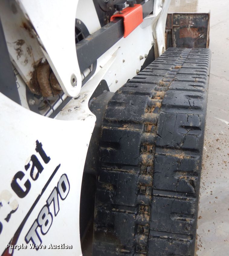 image for item DF6410 2018 Bobcat T870  tracked skid steer loader
