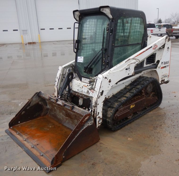 image for item DF6411 2015 Bobcat T450  tracked skid steer loader