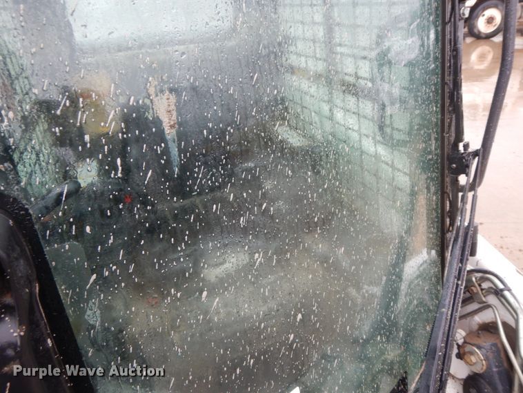 image for item DF6411 2015 Bobcat T450  tracked skid steer loader