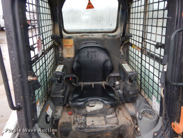 image for item DF6411 2015 Bobcat T450  tracked skid steer loader