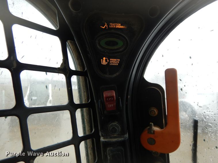 image for item DF6411 2015 Bobcat T450  tracked skid steer loader