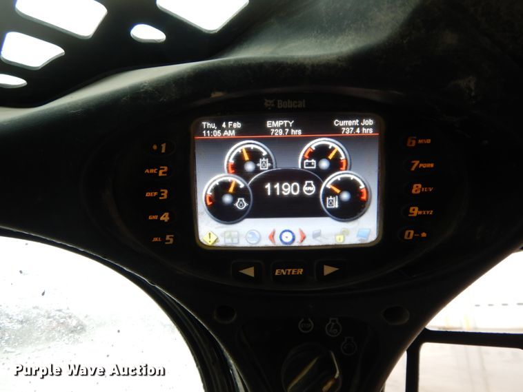 image for item DF6411 2015 Bobcat T450  tracked skid steer loader