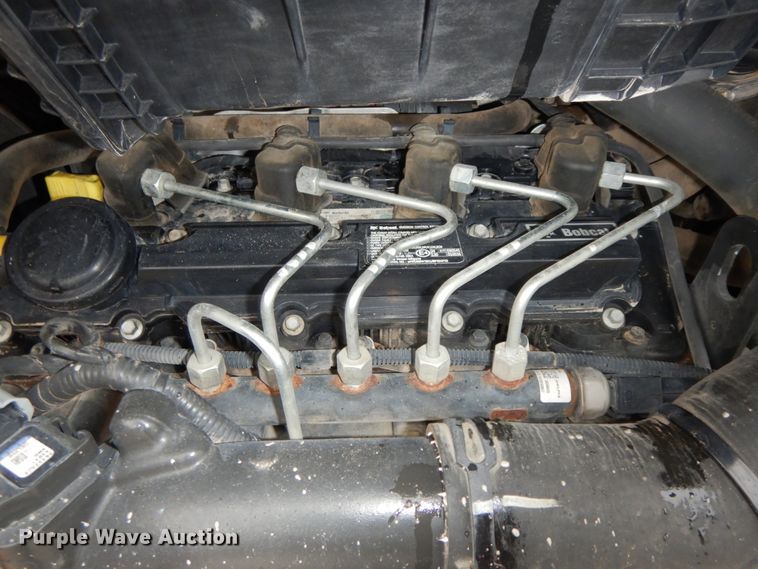 image for item DF6411 2015 Bobcat T450  tracked skid steer loader