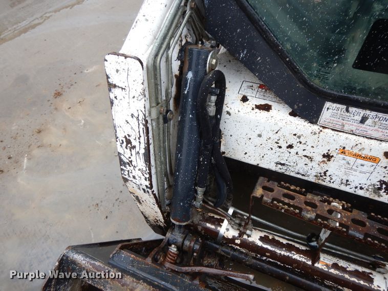 image for item DF6411 2015 Bobcat T450  tracked skid steer loader