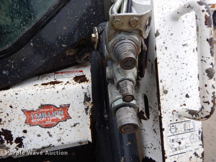 image for item DF6411 2015 Bobcat T450  tracked skid steer loader