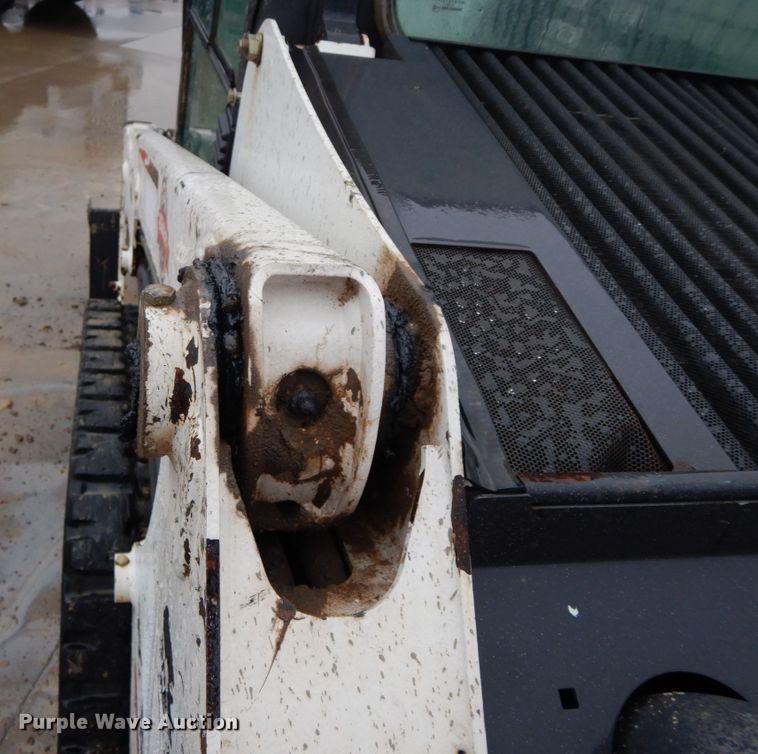 image for item DF6411 2015 Bobcat T450  tracked skid steer loader