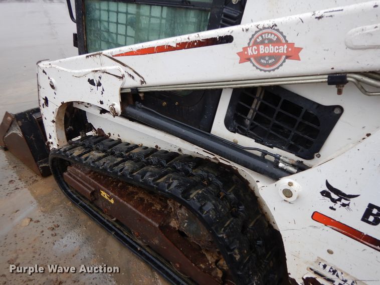 image for item DF6411 2015 Bobcat T450  tracked skid steer loader