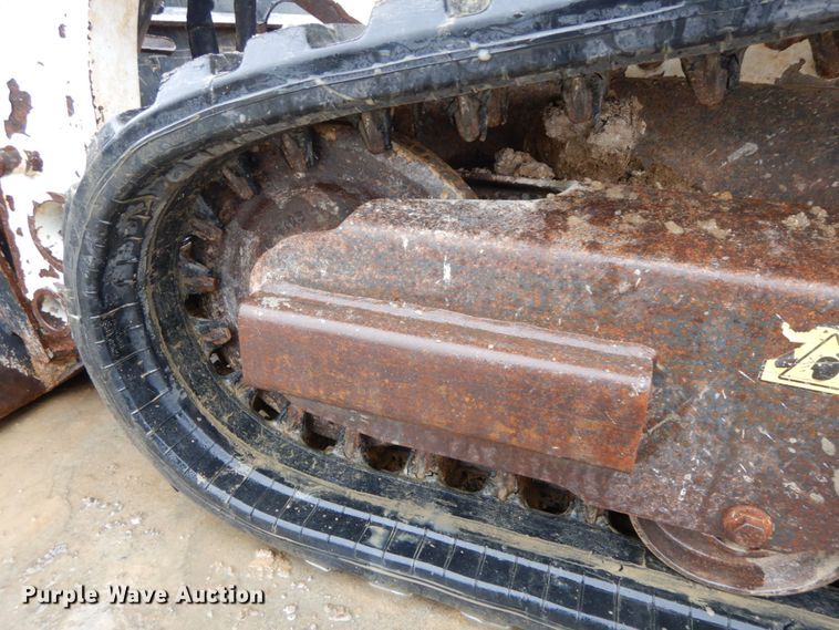 image for item DF6411 2015 Bobcat T450  tracked skid steer loader