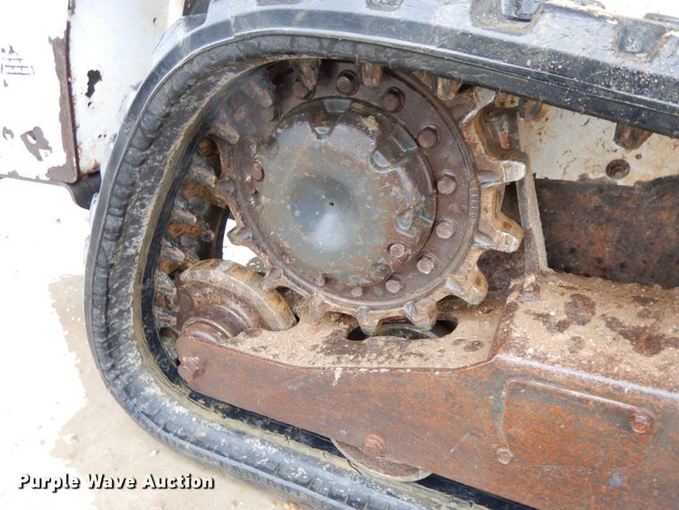 image for item DF6411 2015 Bobcat T450  tracked skid steer loader