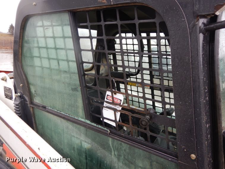 image for item DF6411 2015 Bobcat T450  tracked skid steer loader