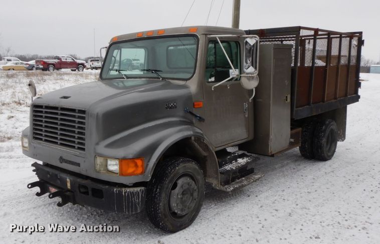image for item DF6432 1999 International 4700  dump truck