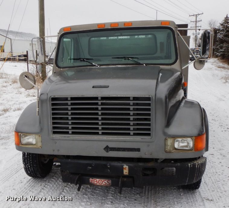 image for item DF6432 1999 International 4700  dump truck