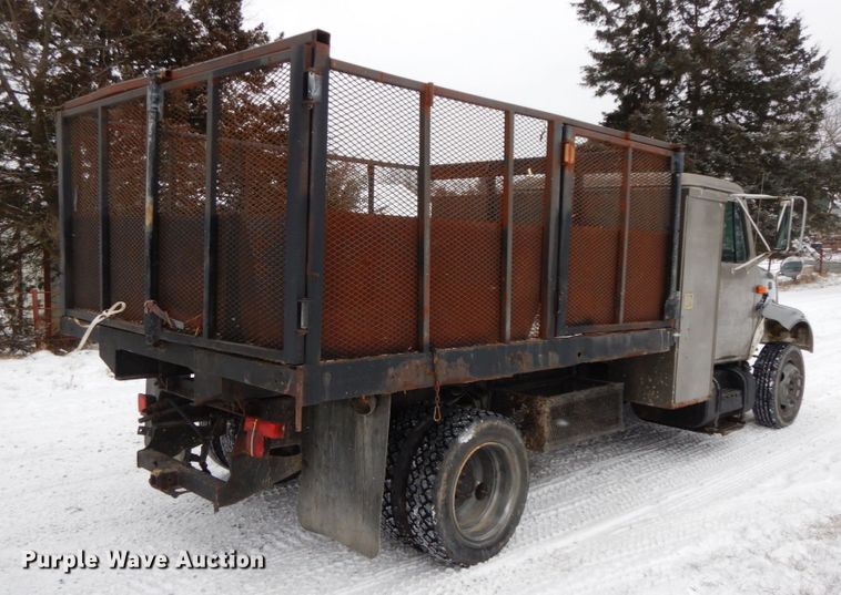 image for item DF6432 1999 International 4700  dump truck