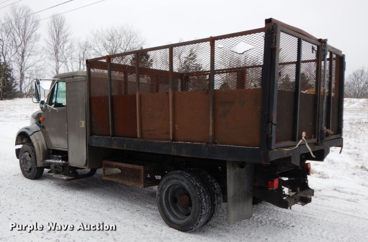 image for item DF6432 1999 International 4700  dump truck