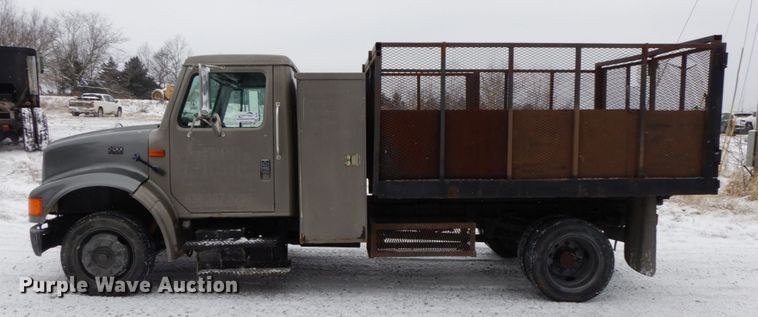 image for item DF6432 1999 International 4700  dump truck