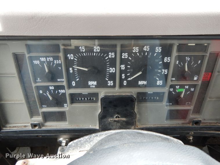 image for item DF6432 1999 International 4700  dump truck