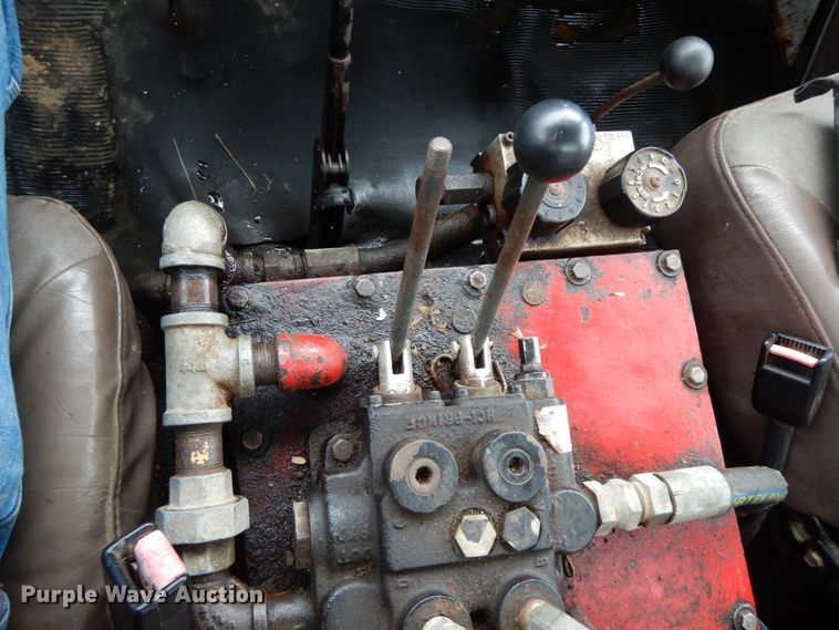 image for item DF6432 1999 International 4700  dump truck