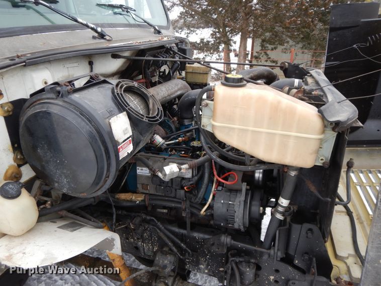 image for item DF6432 1999 International 4700  dump truck