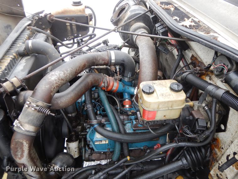 image for item DF6432 1999 International 4700  dump truck