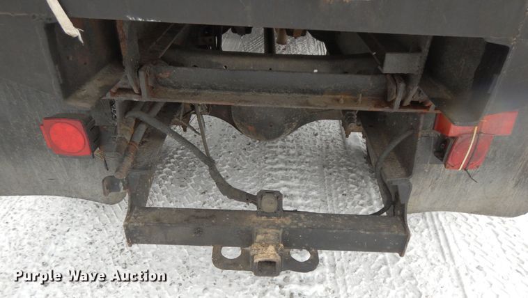 image for item DF6432 1999 International 4700  dump truck