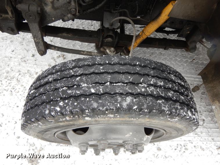 image for item DF6432 1999 International 4700  dump truck