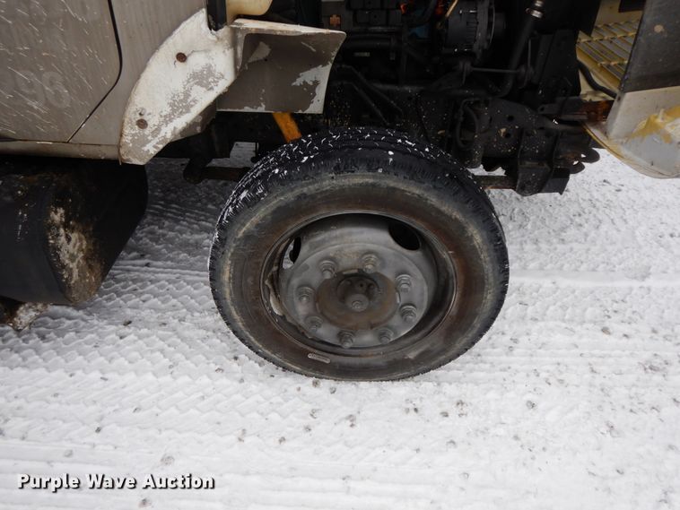 image for item DF6432 1999 International 4700  dump truck