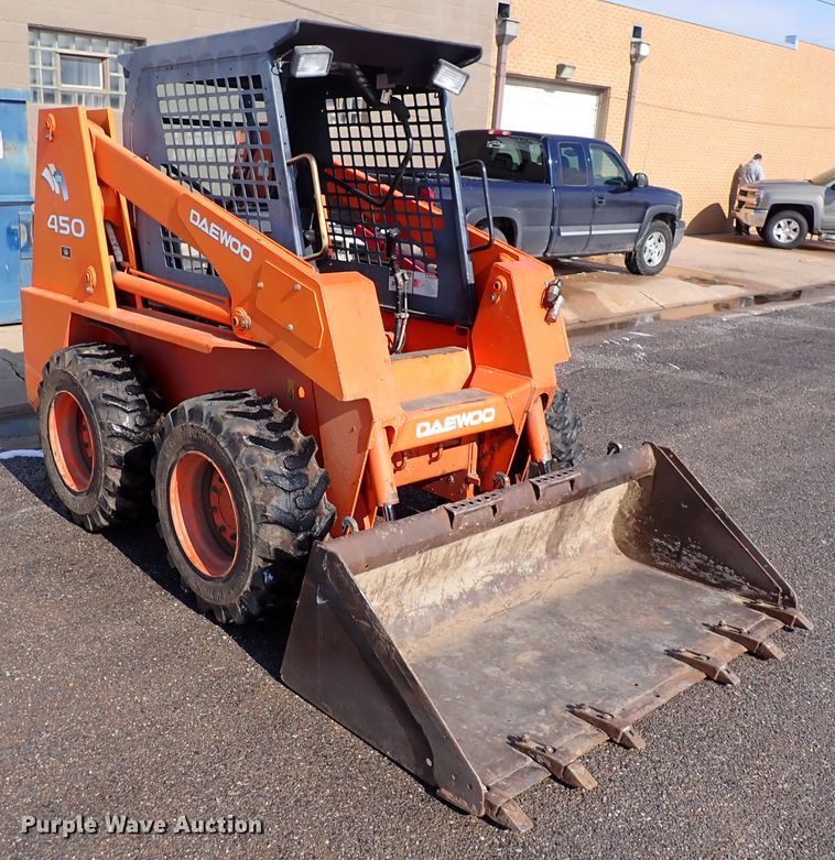 image for item DG2996 2005 Daewoo 450  skid steer loader