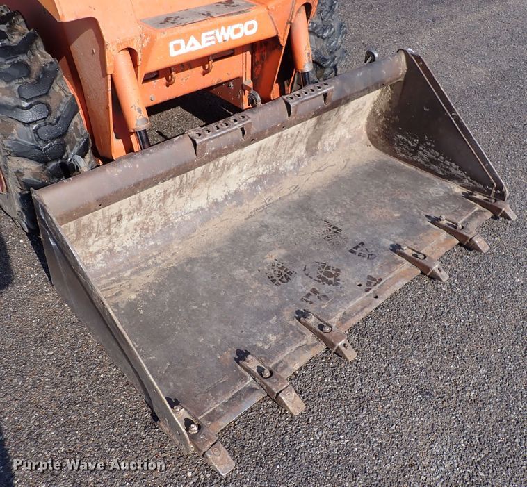 image for item DG2996 2005 Daewoo 450  skid steer loader
