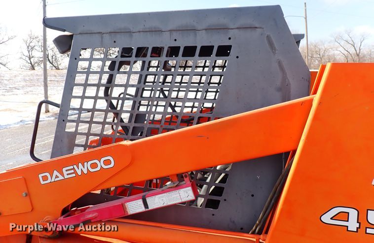 image for item DG2996 2005 Daewoo 450  skid steer loader