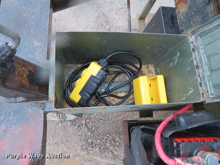 image for item DH0656 2003 M&M dump trailer