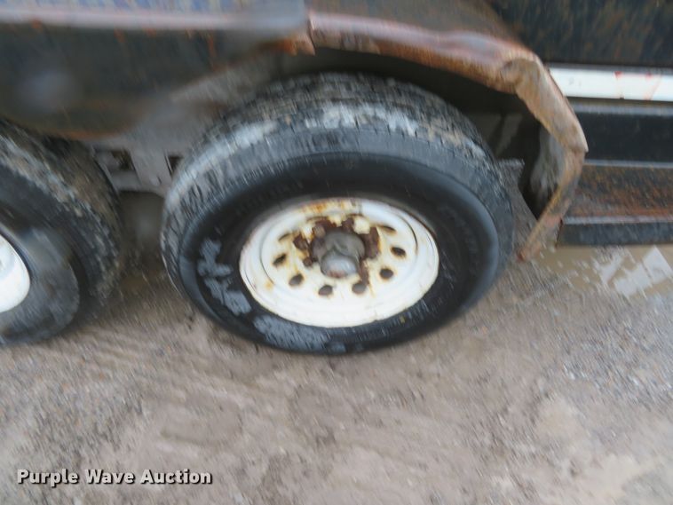 image for item DH0656 2003 M&M dump trailer