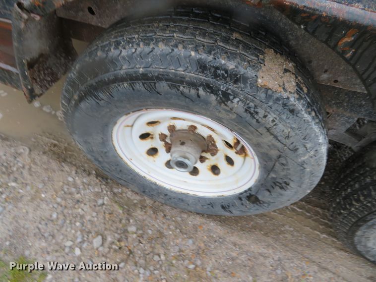 image for item DH0656 2003 M&M dump trailer