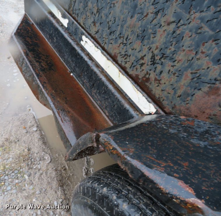 image for item DH0656 2003 M&M dump trailer