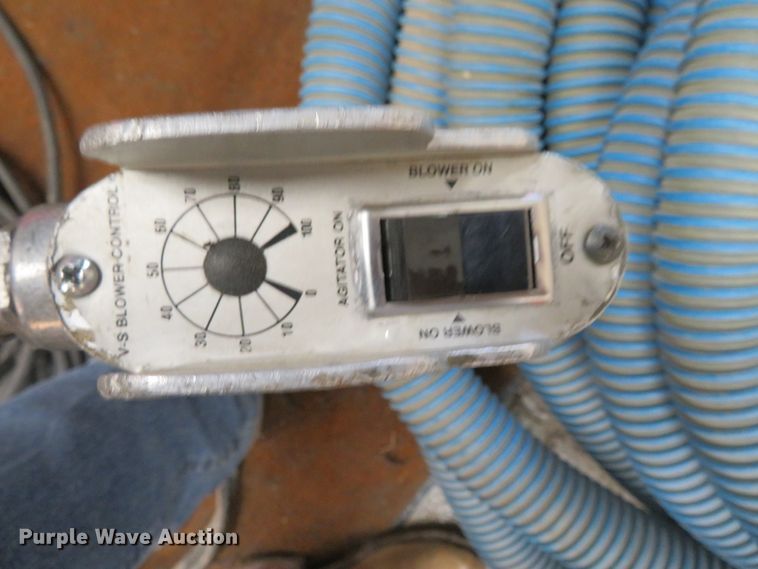 image for item DH0676 Force 1 insulation blower