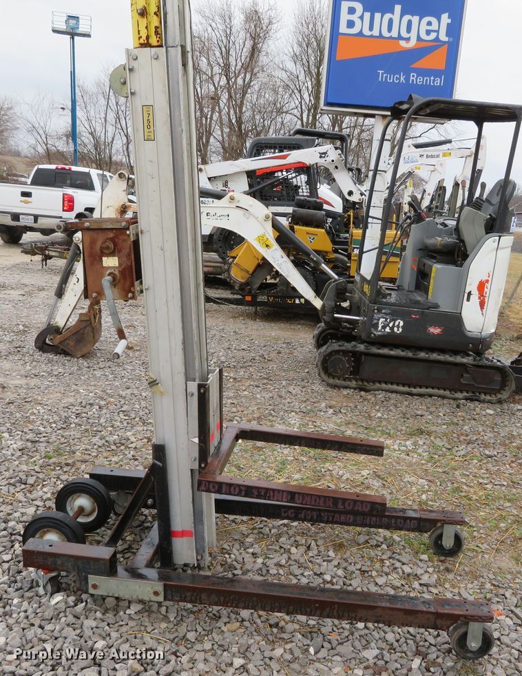 image for item DH0681 Sumner 750 lift